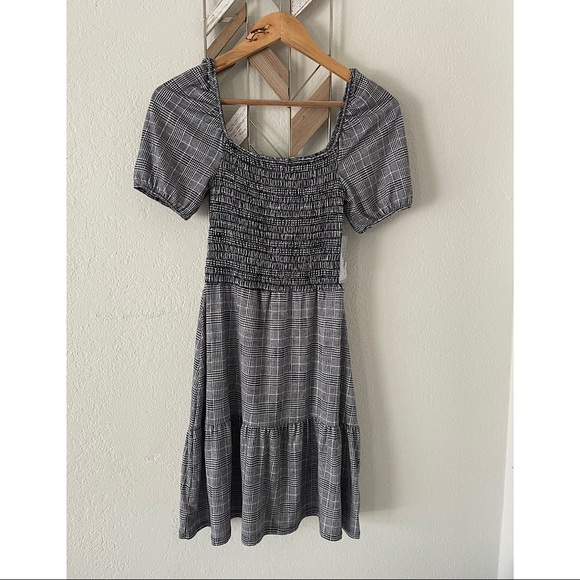 Velvet Torch Dresses & Skirts - Velvet Torch plaid printed ruffle sleeves dress